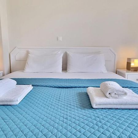 Bungalow White Apartments Polychrono Bagian luar foto
