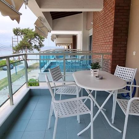 Bungalow White Apartments Polychrono Bagian luar foto