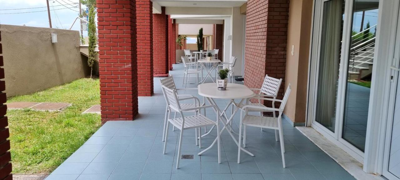 Bungalow White Apartments Polychrono Bagian luar foto