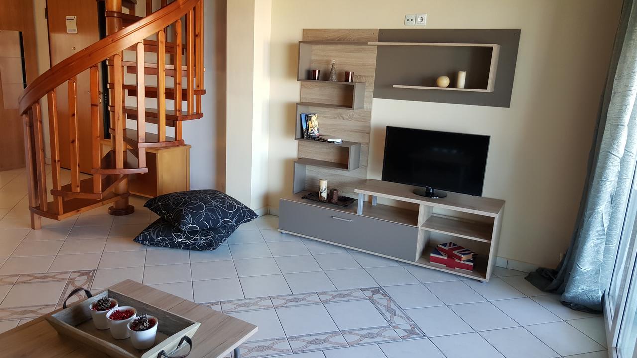 Bungalow White Apartments Polychrono Bagian luar foto